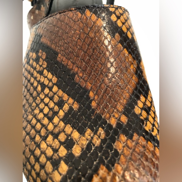 Tory Burch Lug Sole Clogs Sling Back Caramel Brown Snakeskin Size 7 - Picture 5 of 7